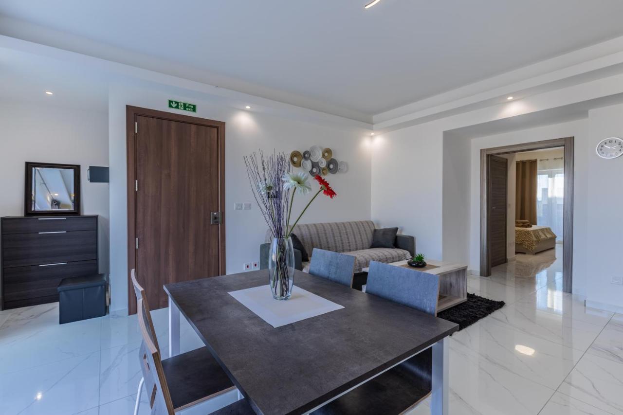 Terrace View-Stylish Two Bedrooms Fully Ac-Wifi Penthouse Msida Esterno foto