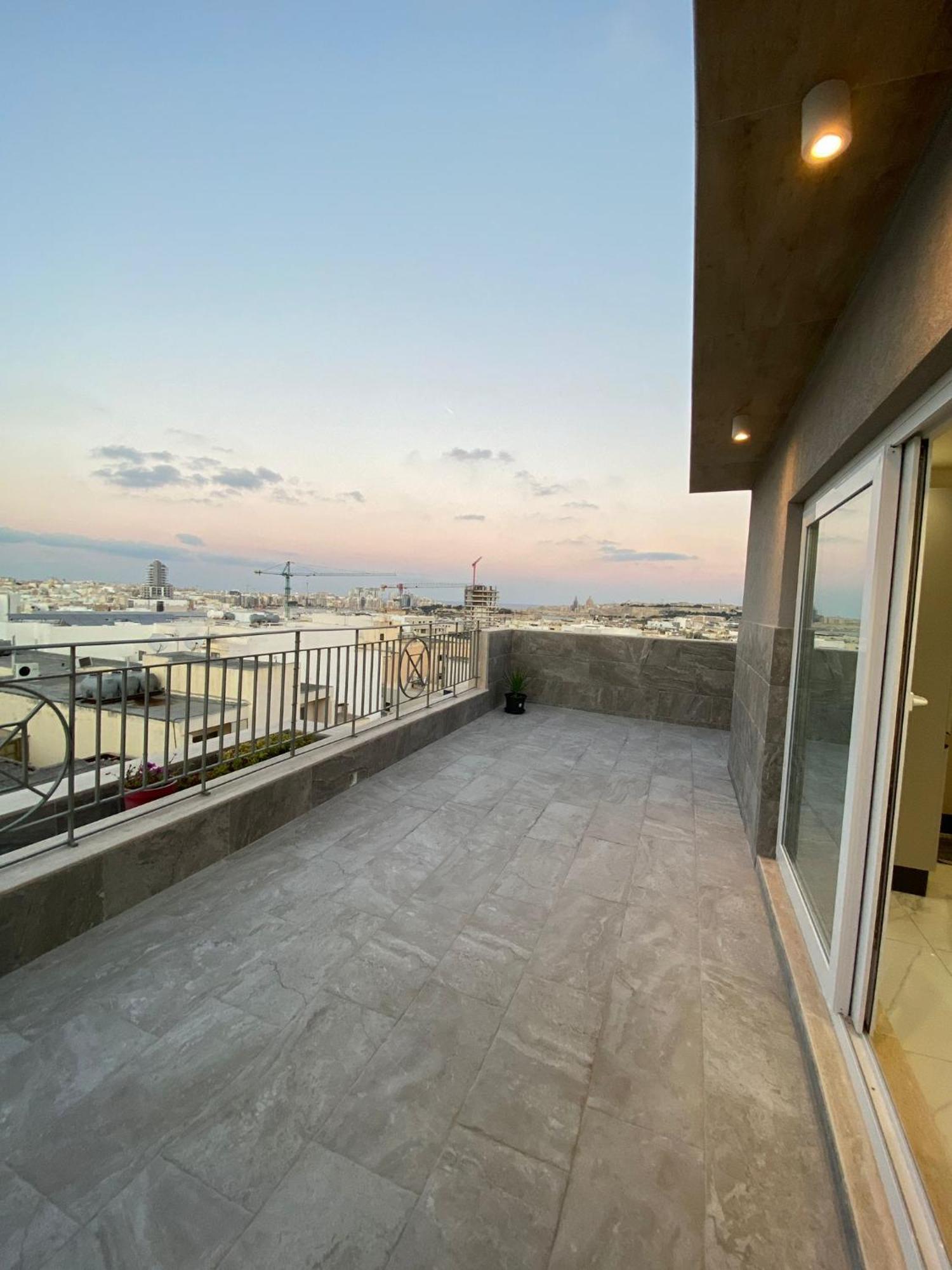 Terrace View-Stylish Two Bedrooms Fully Ac-Wifi Penthouse Msida Esterno foto